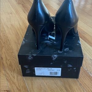 Inez pumps size 8.5 black